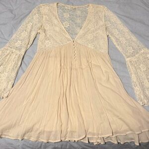 ILLA ILLA Cream Lace Long Sleeve Dress
